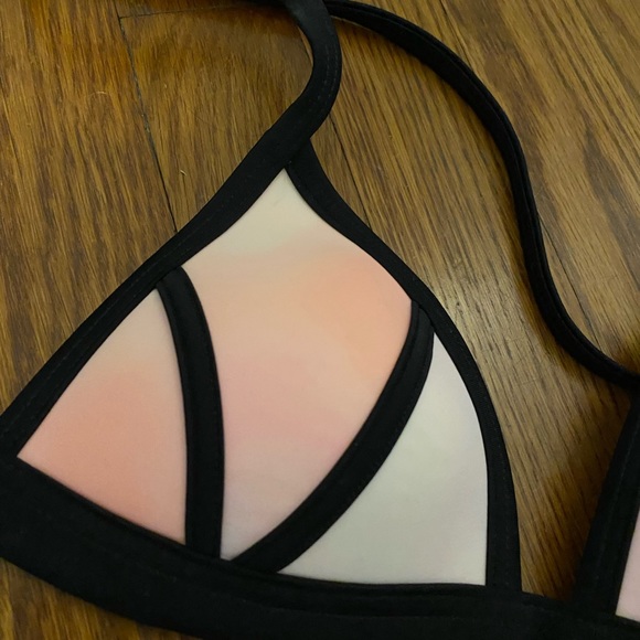 Victoria’s Secret push-up halter bikini top - Picture 4 of 4